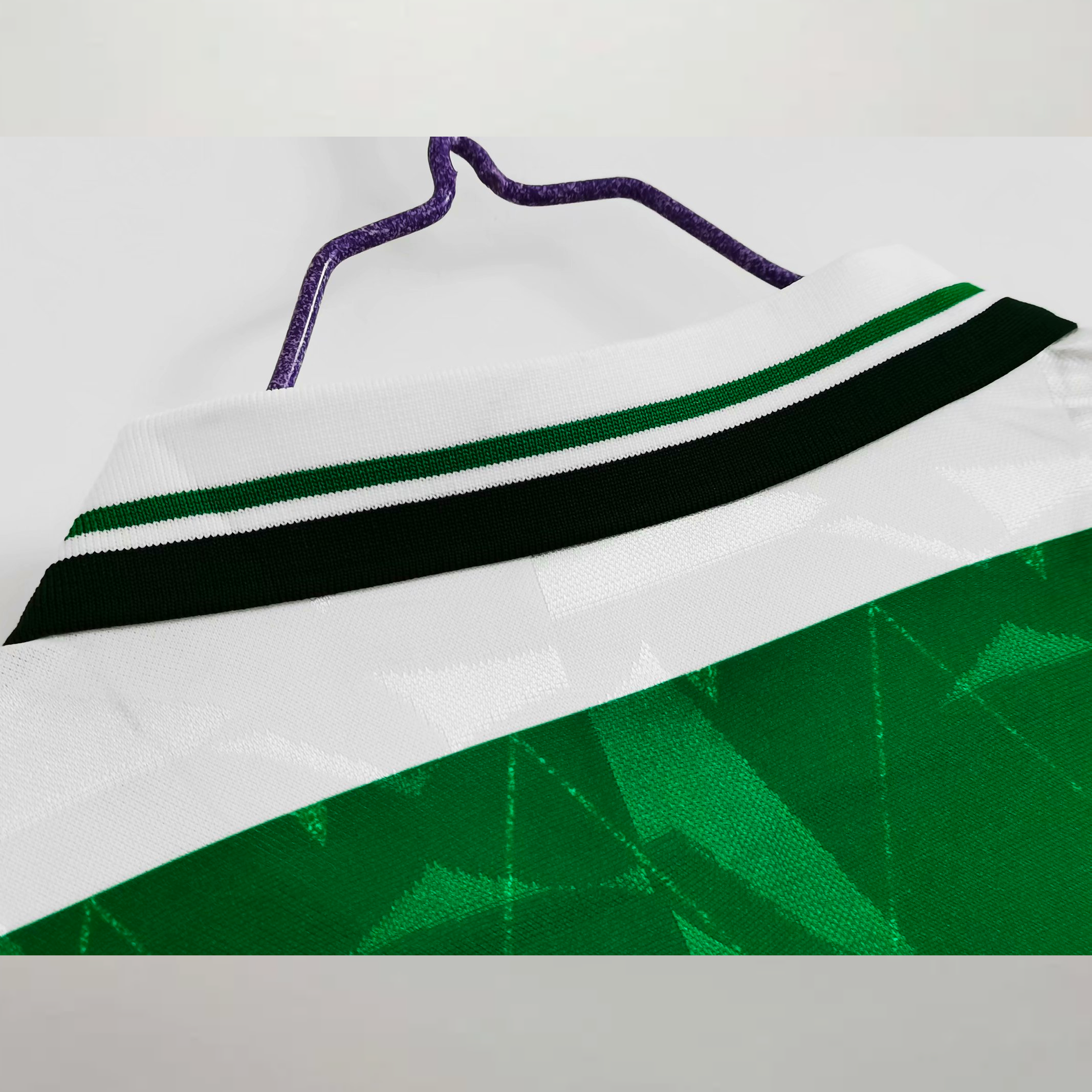 Collar_Back_Closeup-celtic.png