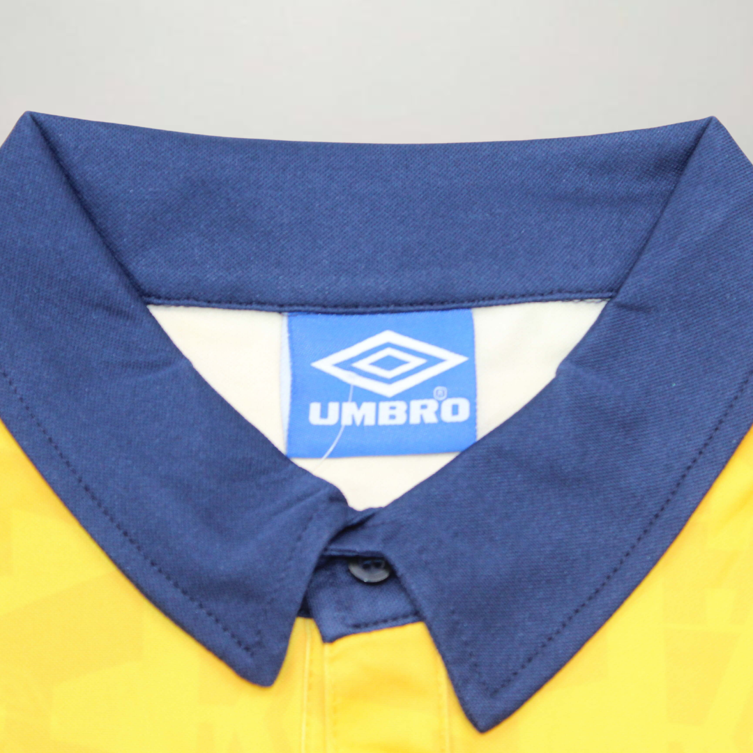 Colletto_blu_maglia_Lazio_vintage_1993_94_design_retr.png