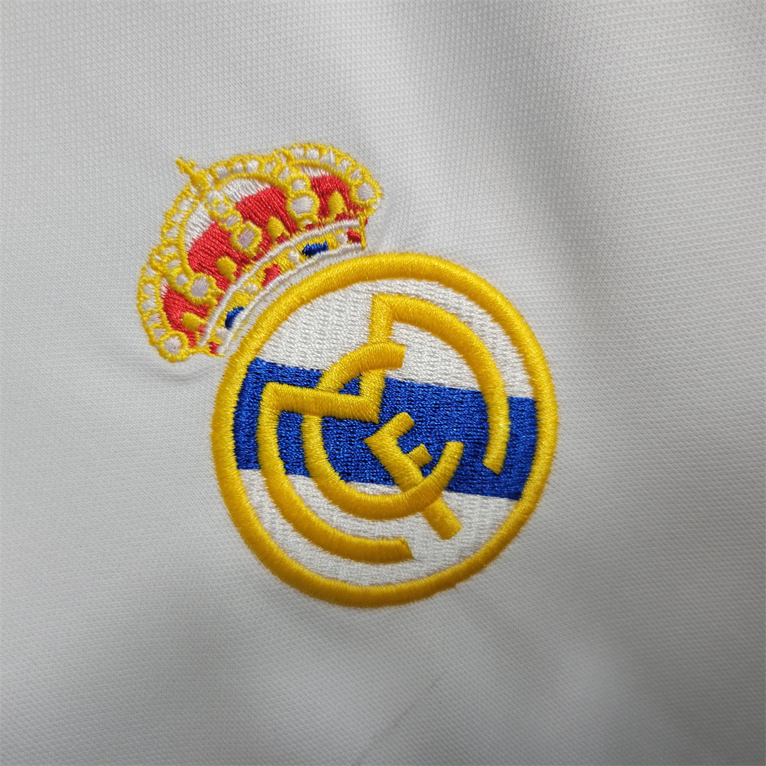 Dettaglio_stemma_Real_Madrid_ricamato.png