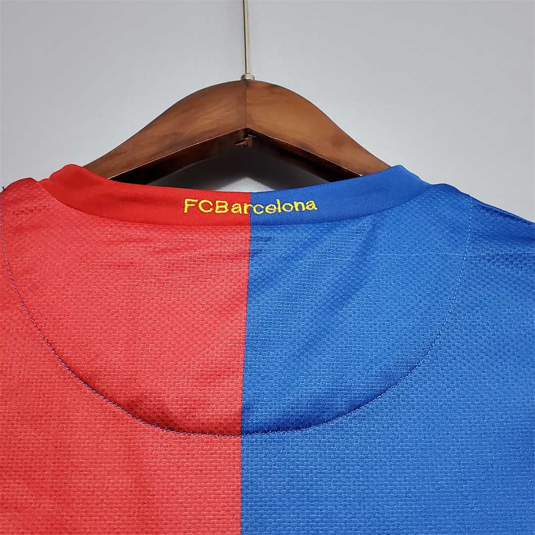 Dettaglio_tessuto_maglia_Barcellona_2006_07_blu_rosso_Nike_6406f0c4-d0bb-4a4e-a069-a36dc9a52ee9.jpg