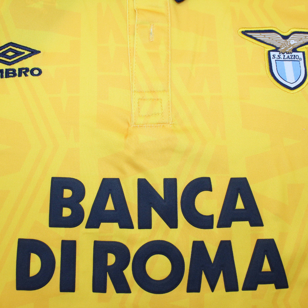 Dettaglio_texture_geometrica_maglia_Lazio_1993_94_away.png