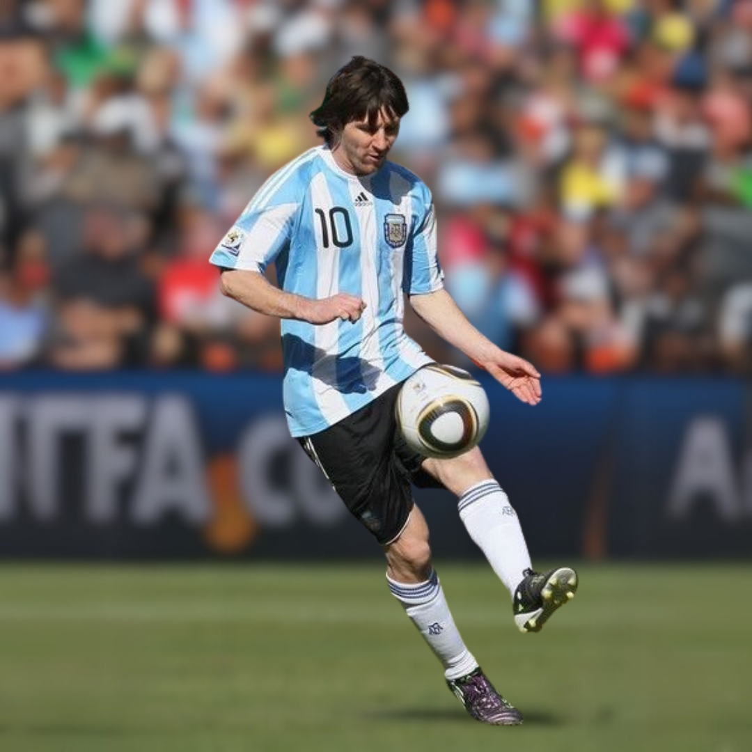 Lionel_Messi_Argentina_2010_maglia_home_numero_10_in_campo_ba79d65d-c58c-4bd1-aba9-30b0498bac7f.png