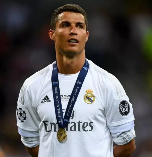 Maglia-Real-Madrid-Final-Cahmpions-League-2016-CRISTIANO.jpg