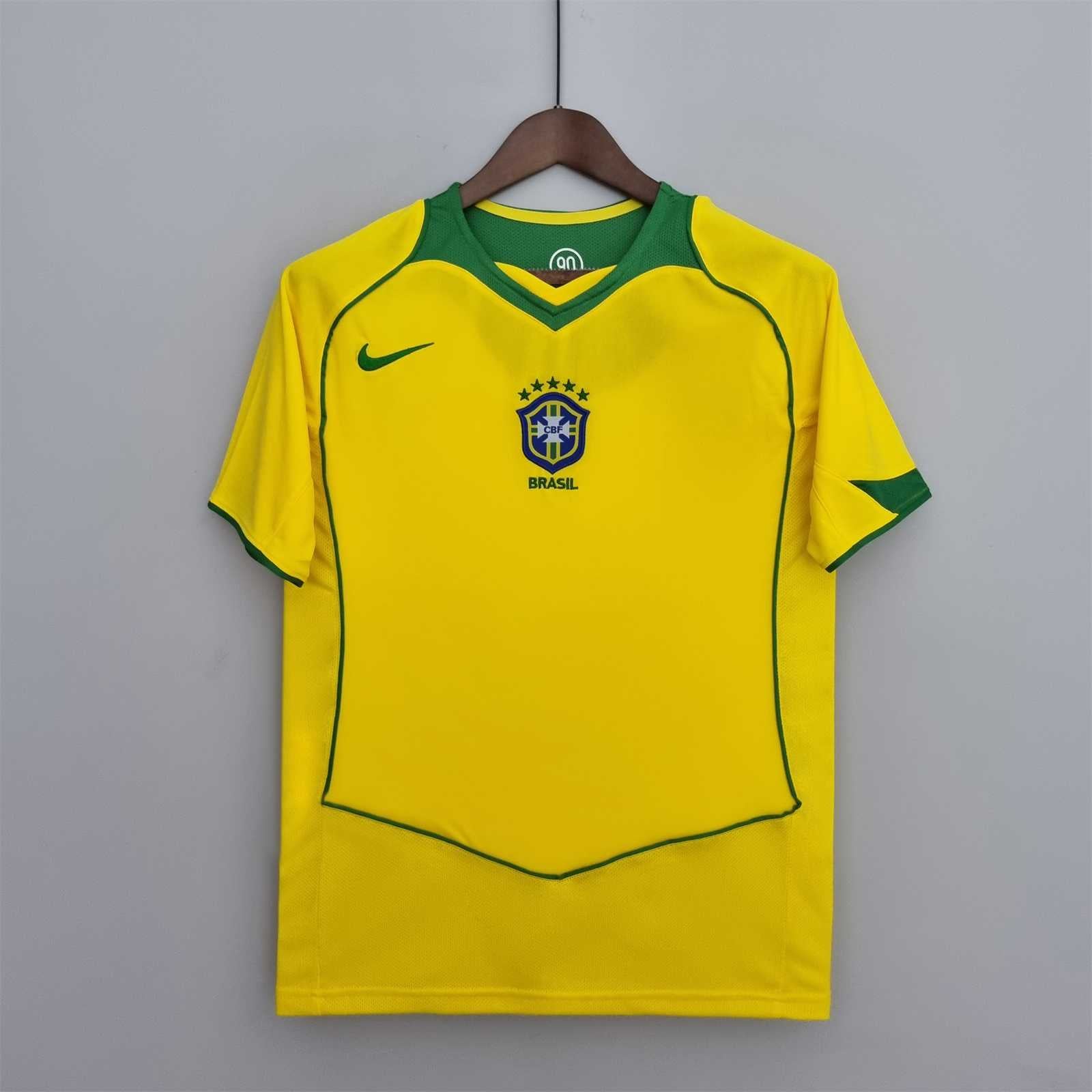 Maglia_Brasile_2004_Home_vista_frontale_con_stemma_nazionale_5367f84d-a1ef-431f-9817-dcada7942f13.jpg