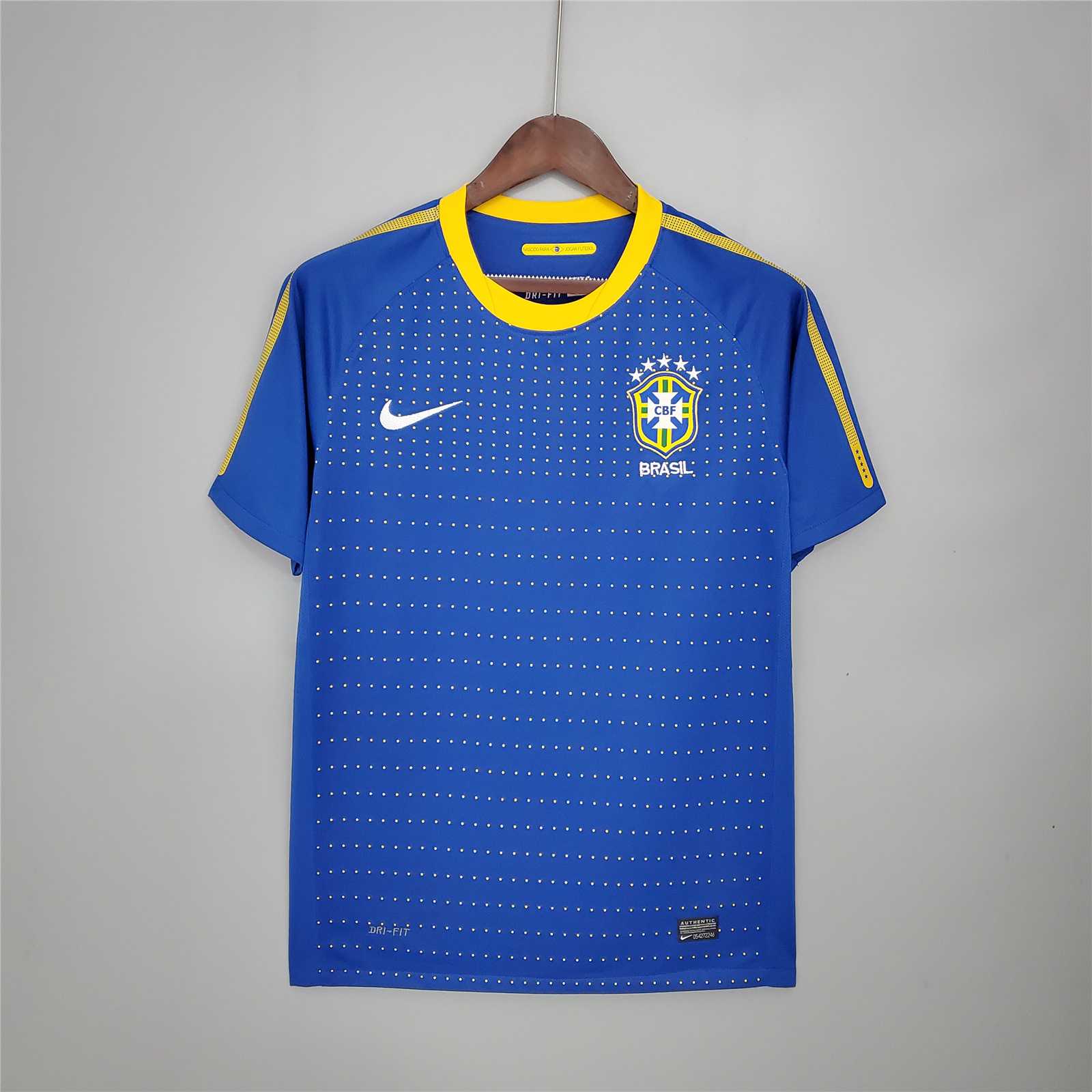 Maglia_Brasile_2010_Away_vista_frontale_blu_con_stemma_nazionale_3c672e37-e787-474c-83a7-b64410c82a92.jpg