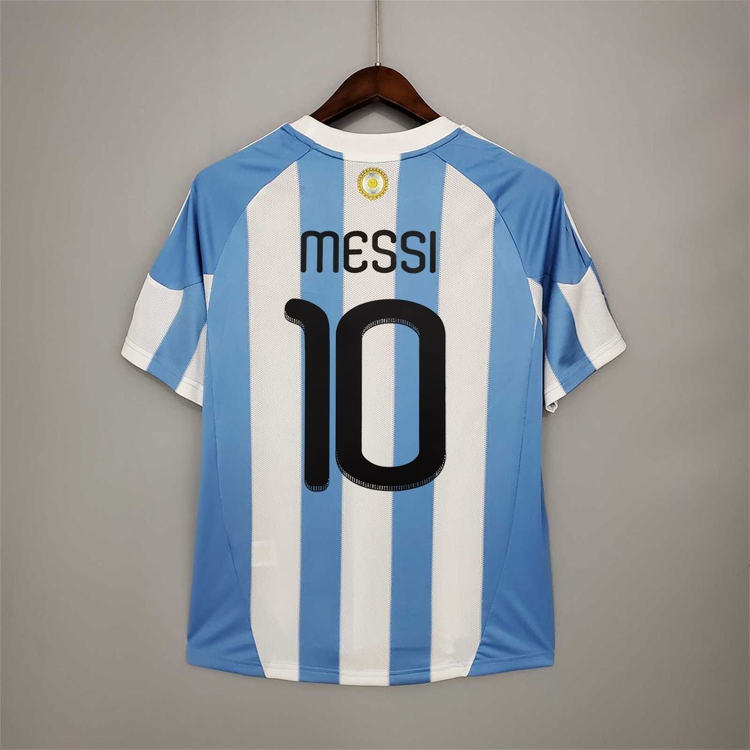 Maglia_Messi_Argentina_Home_2010_numero_10_strisce_bianche_azzurre_retro_d256158b-cd90-4c12-b0b1-abbf0de5d374.jpg