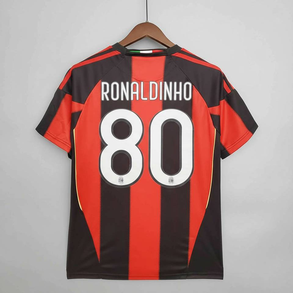 Maglia_Milan_Home_2010_11_Ronaldinho_numero_80_retro_rossonero.jpg