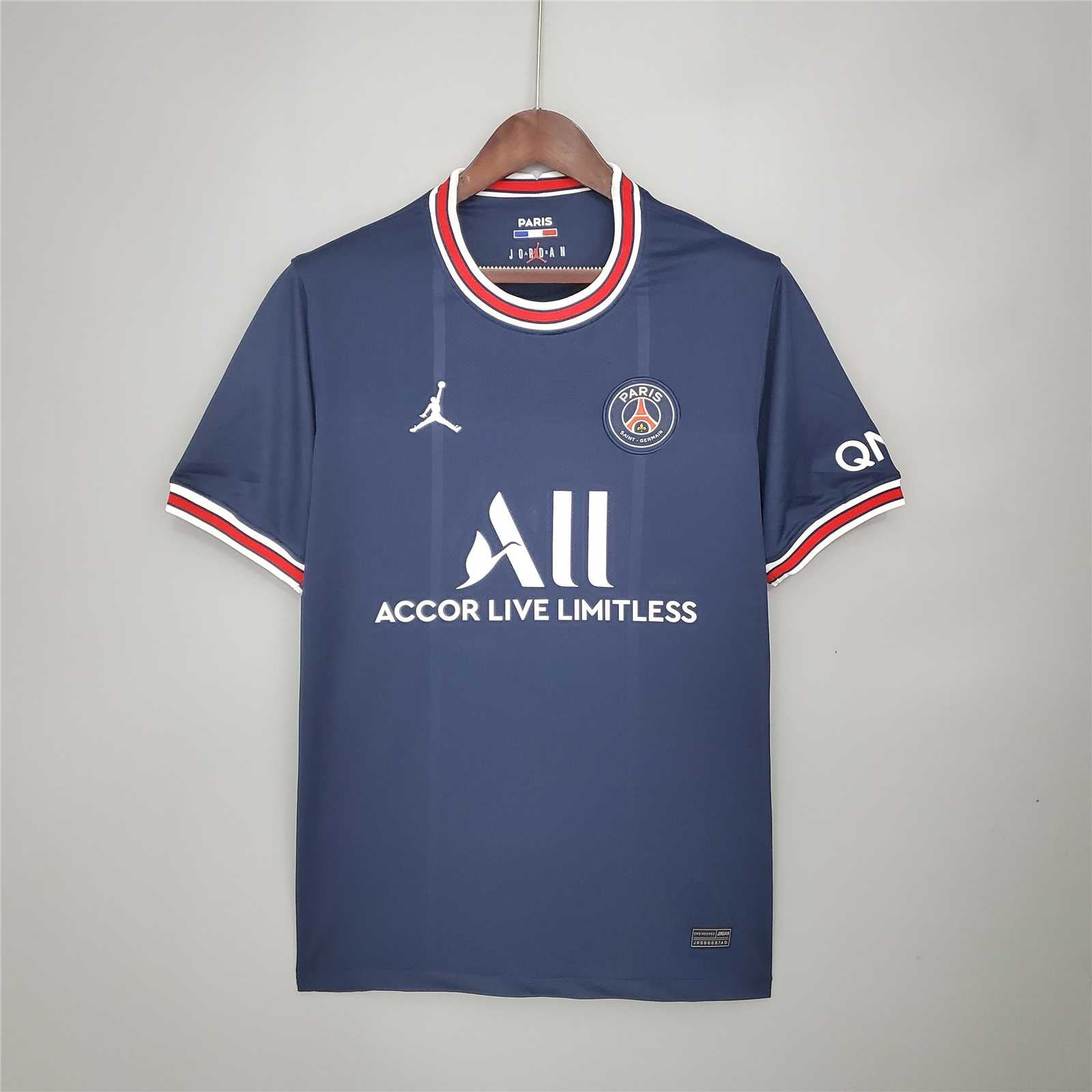 Maglia_PSG_2021_22_vista_frontale_blu_con_banda_centrale_d4e29aed-9ef8-43a1-9e57-fb0e93a877af.jpg