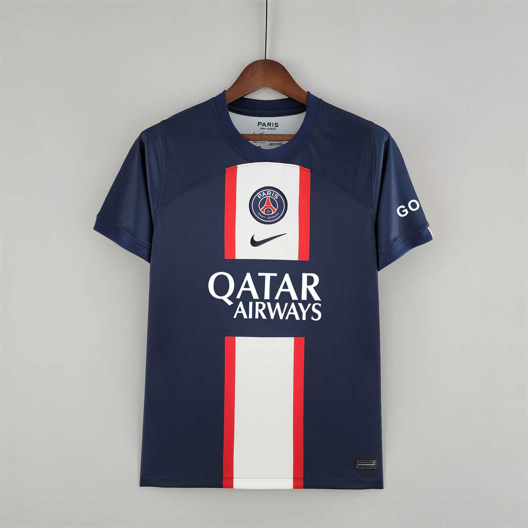 Maglia_PSG_2022_23_vista_frontale_blu_con_banda_centrale_68c463c6-a12c-4c4f-9acc-7d5aefe40003.jpg