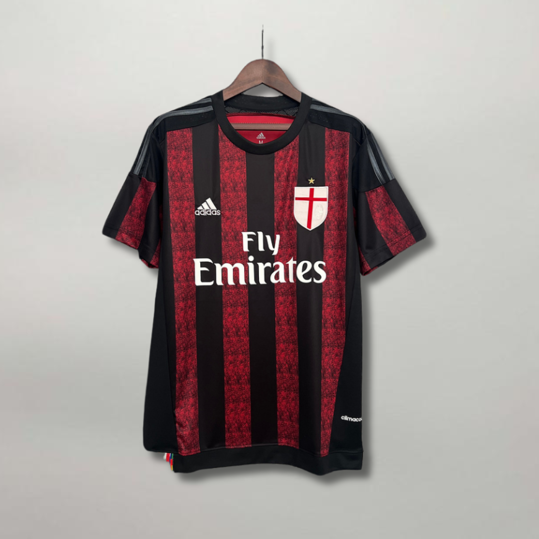 Maglia_home_Milan_2015_16_rossonera_vista_frontale.png