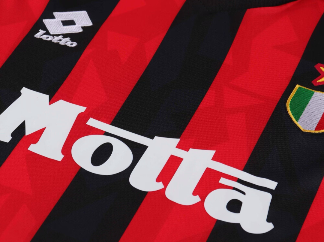 Milan_93-94_3.png