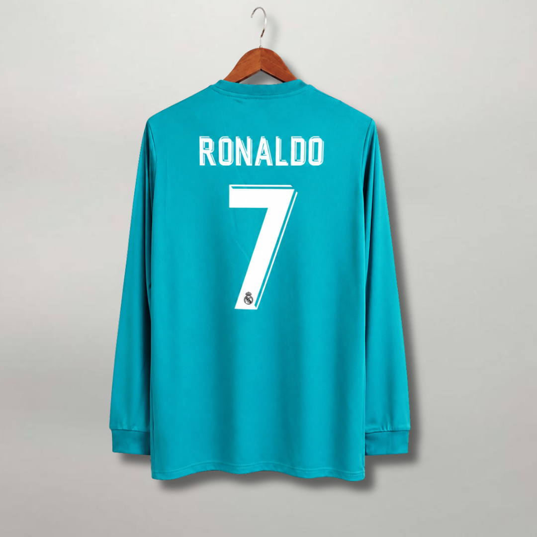 Retro_della_maglia_Real_Madrid_2017_18_con_personalizzazione_numero_7_e_nome_Ronaldo_in_bianco.png