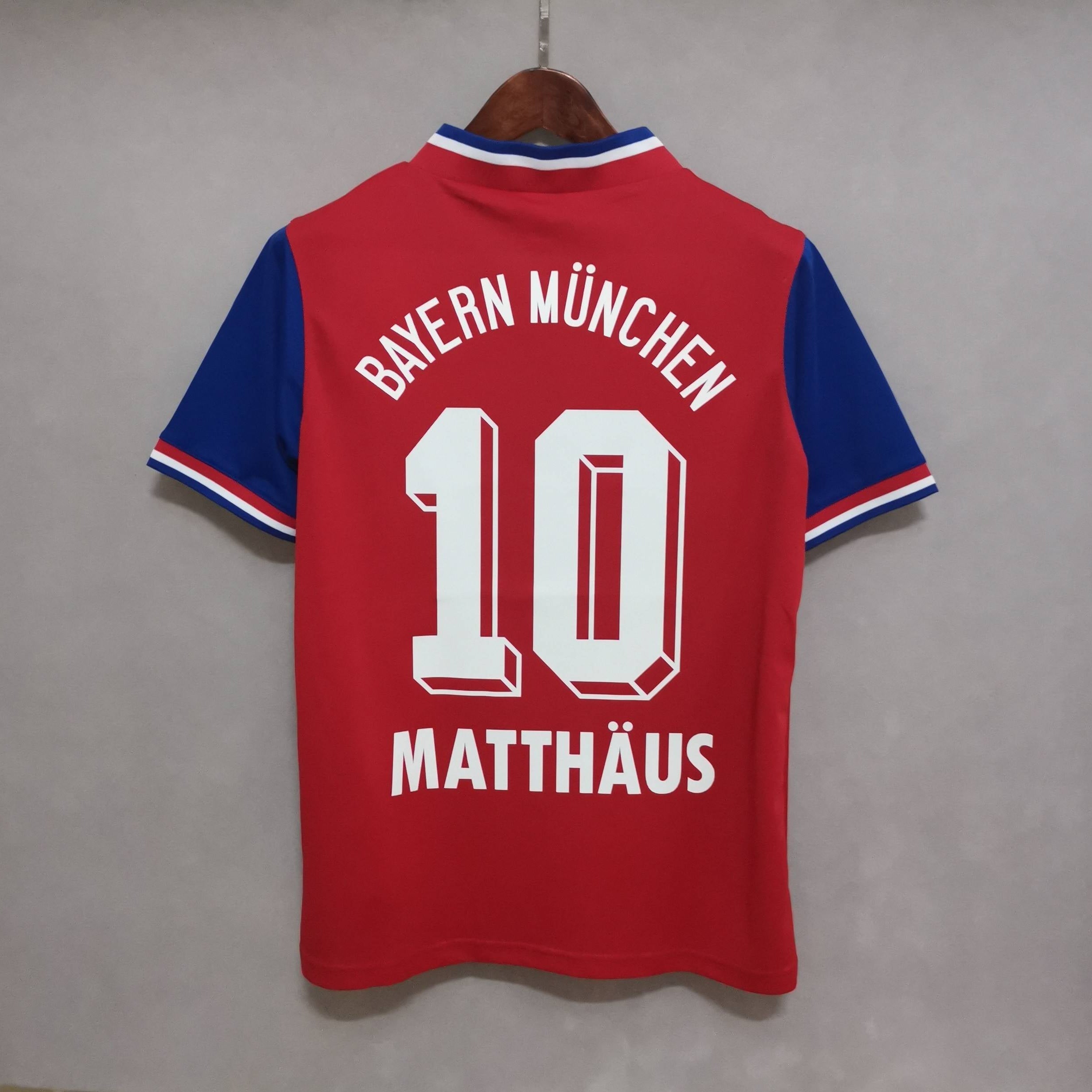 Retro_maglia_Bayern_Monaco_1993_94_stile_vintage_europeo_numero_10.jpg