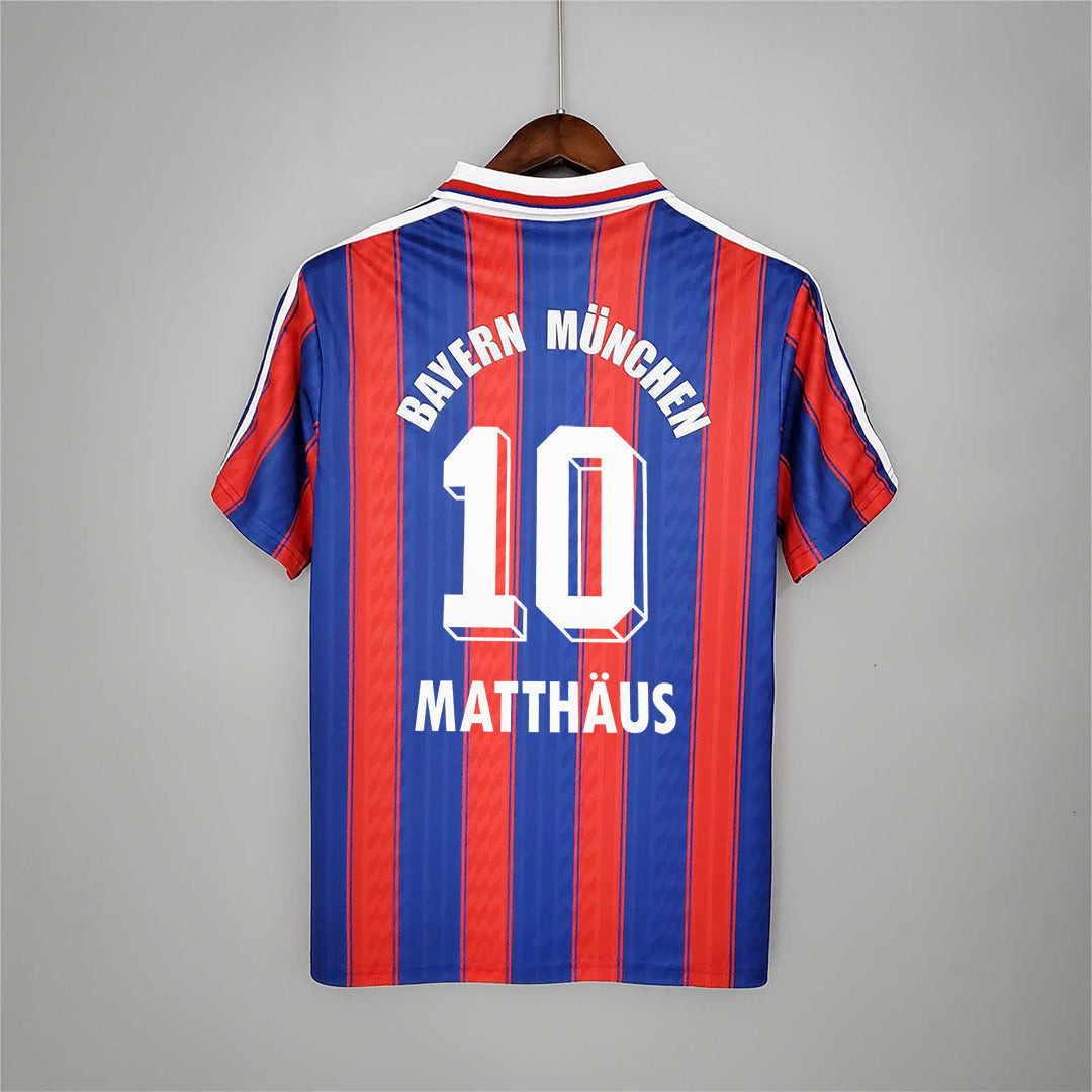 Retro_maglia_Bayern_Monaco_1995_96_stile_calcio_vintage_numero_10.jpg