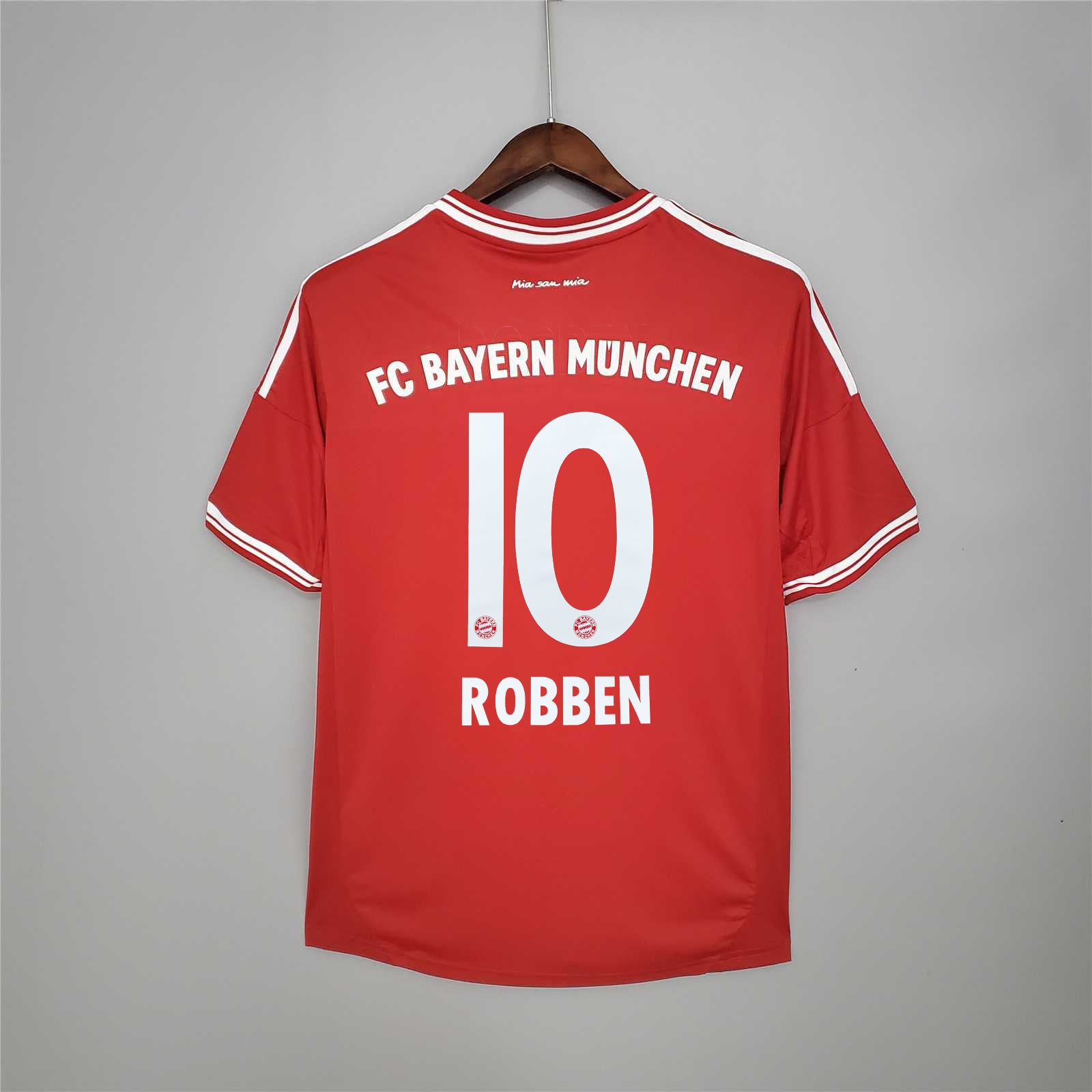 Retro_maglia_Bayern_Monaco_numero_10_calcio_europeo_anni_2010.jpg