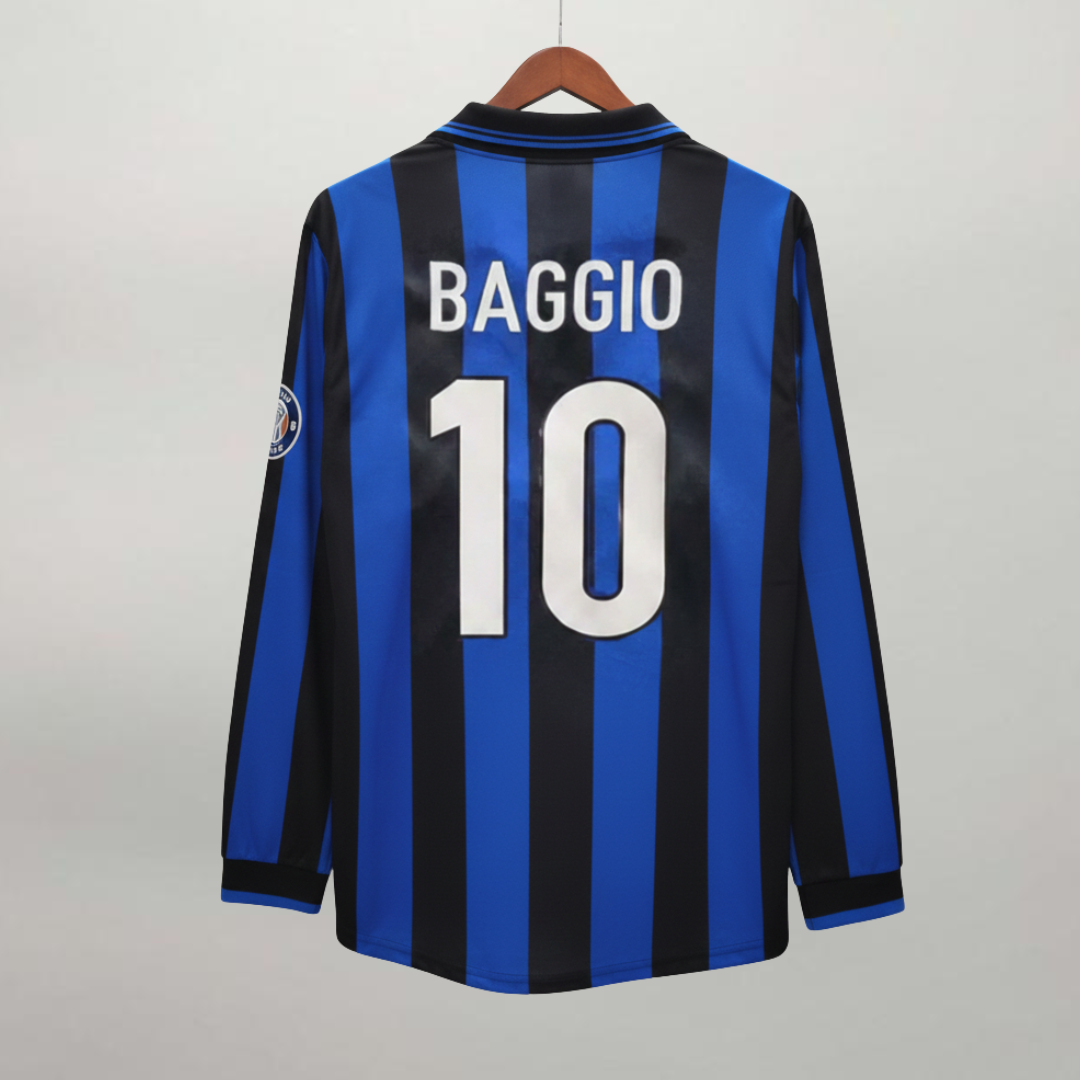 Retro_maglia_Inter_1998_99_Baggio_numero_10_manica_lunga_con_font_originale.png