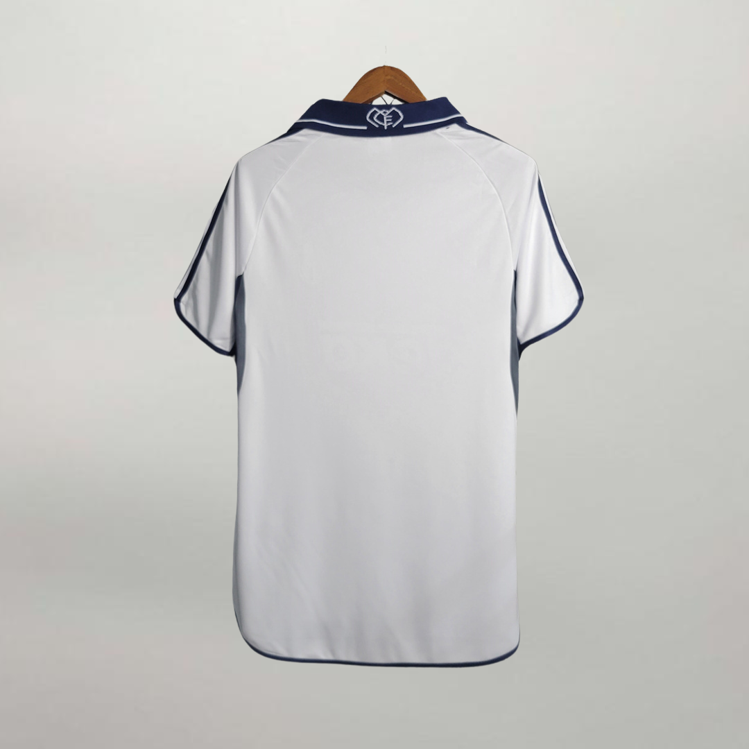 Retro_maglia_Real_Madrid_Home_2000_01.png