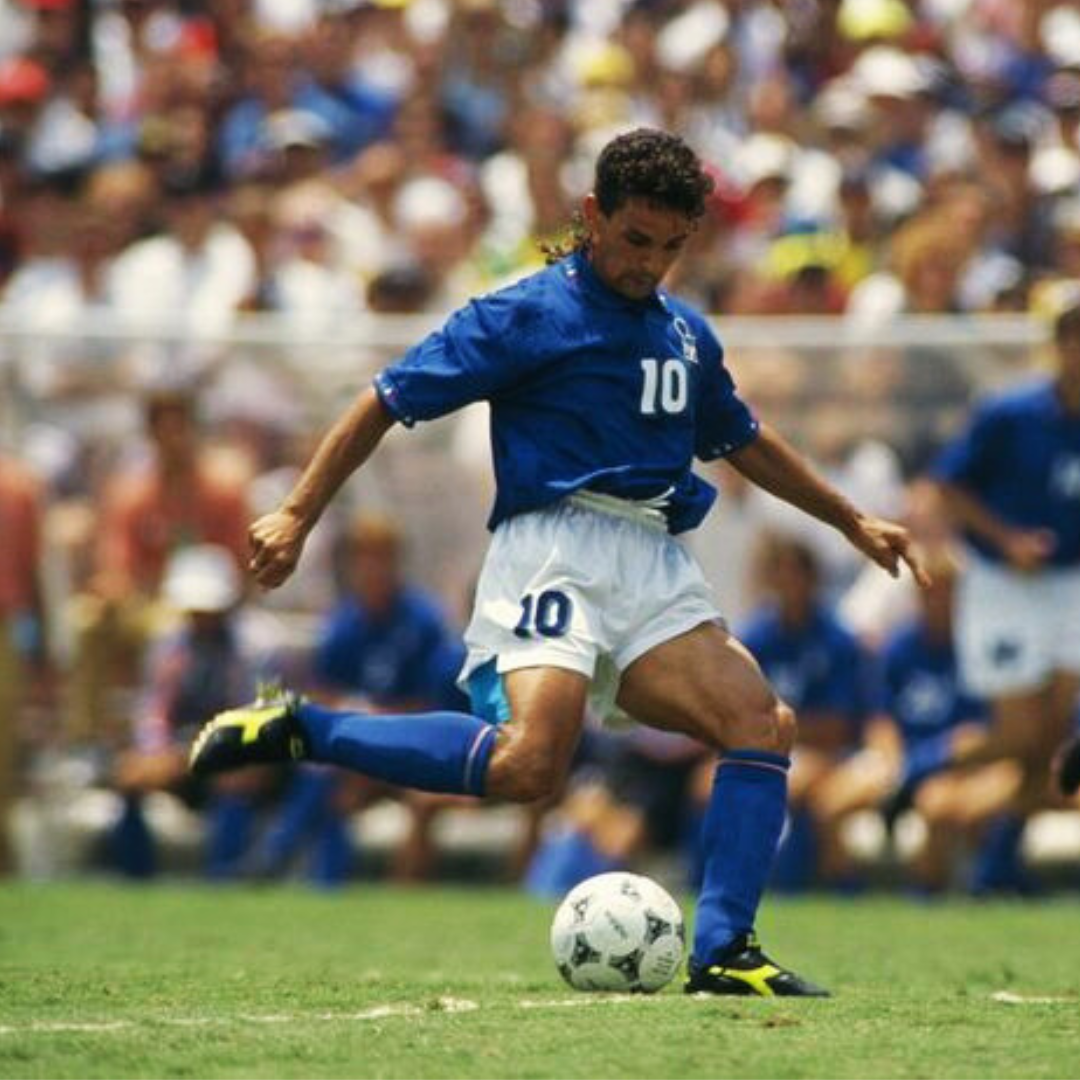Roberto_Baggio_durante_la_finale_di_USA_94_con_la_maglia_della_Nazionale._985c0c58-6a26-4995-a02e-a9d249edb1c0.png