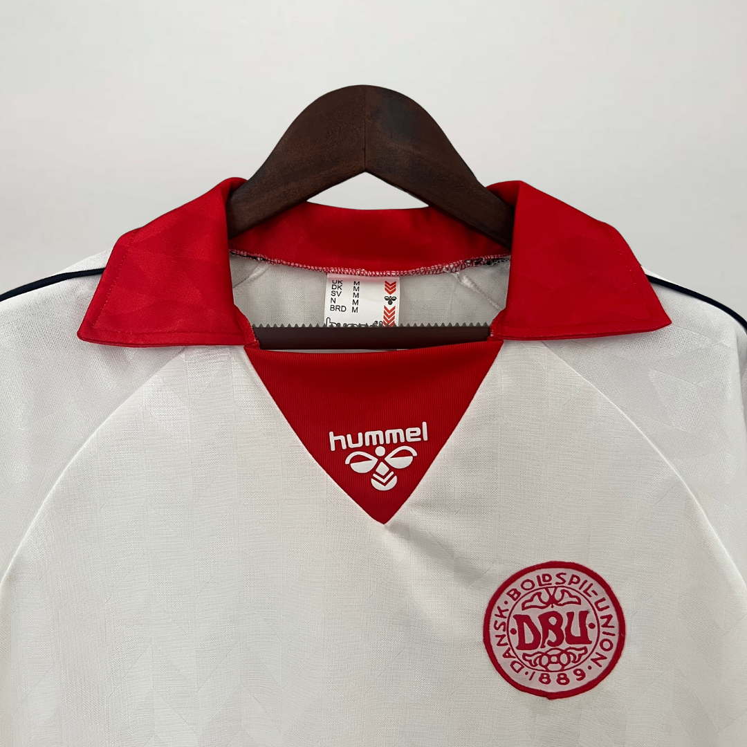 Texture_tessuto_maglia_Danimarca_away_1988_con_pattern_leggero.png