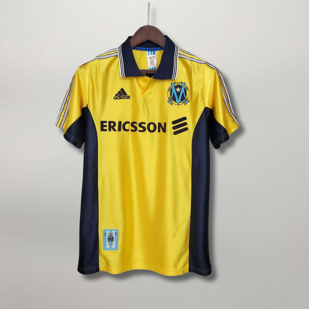 Vista_frontale_maglia_Olympique_Marsiglia_1998_99_away.png