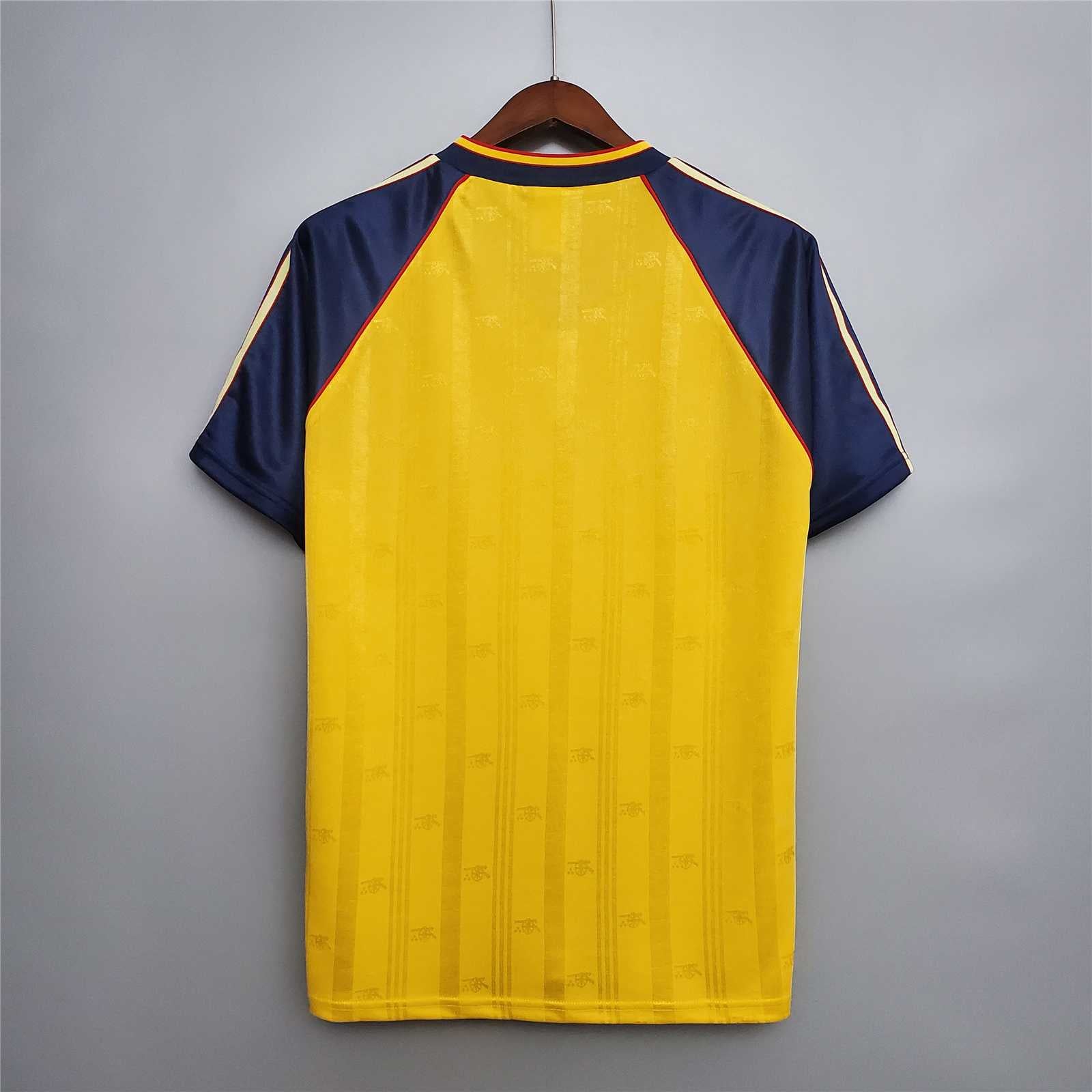 arsenal-maglia-away-198990-595401.jpg