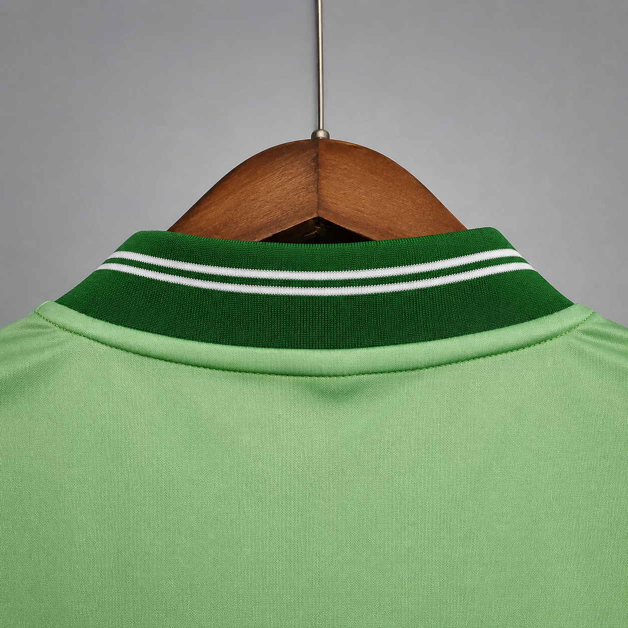 back-zoom-neck-celtic.png