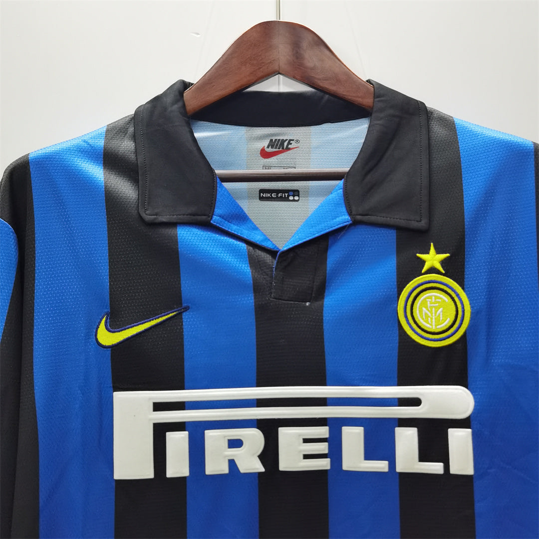 home_Inter_1998_99_strisce_nerazzurre_colletto_a_polo_e_stella_dorata.jpg