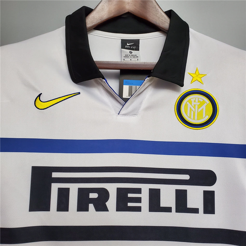 maglia_da_trasferta_bianca_Inter_1998_99.jpg