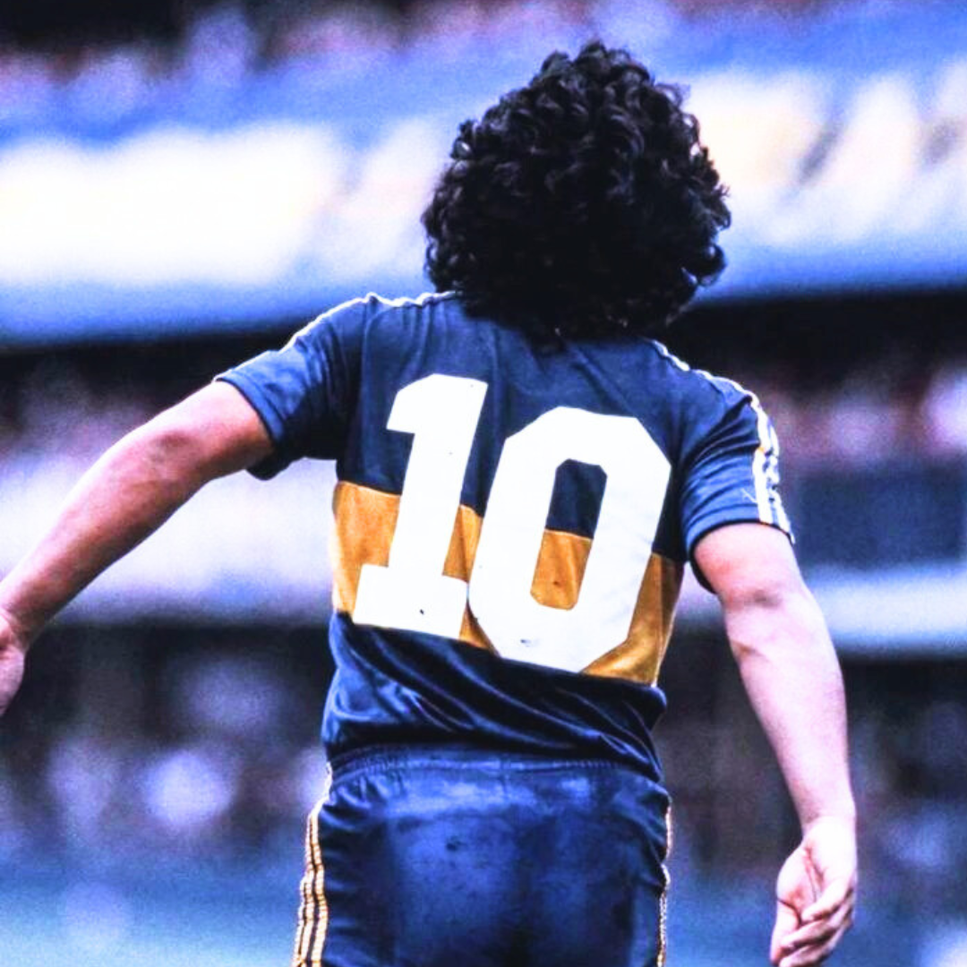 retro_con_calciatore.png