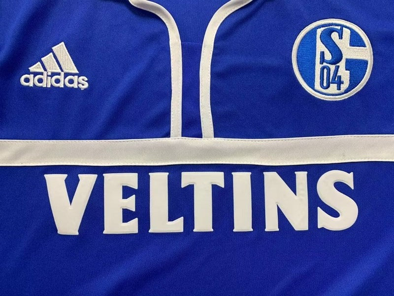 schalke04-frontzoom.jpg