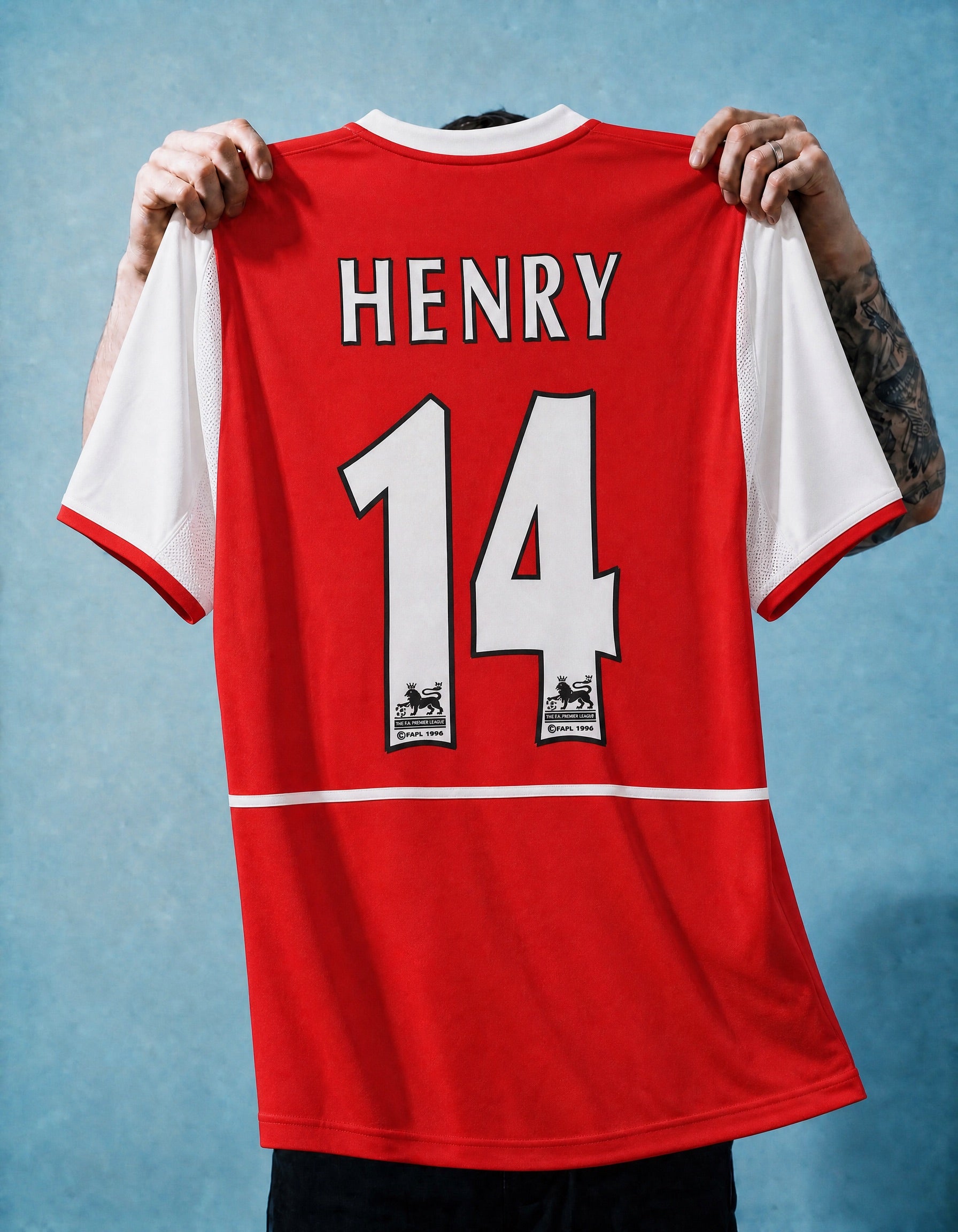 MagliaHenryArsenalHome2002_03pstyle.jpg