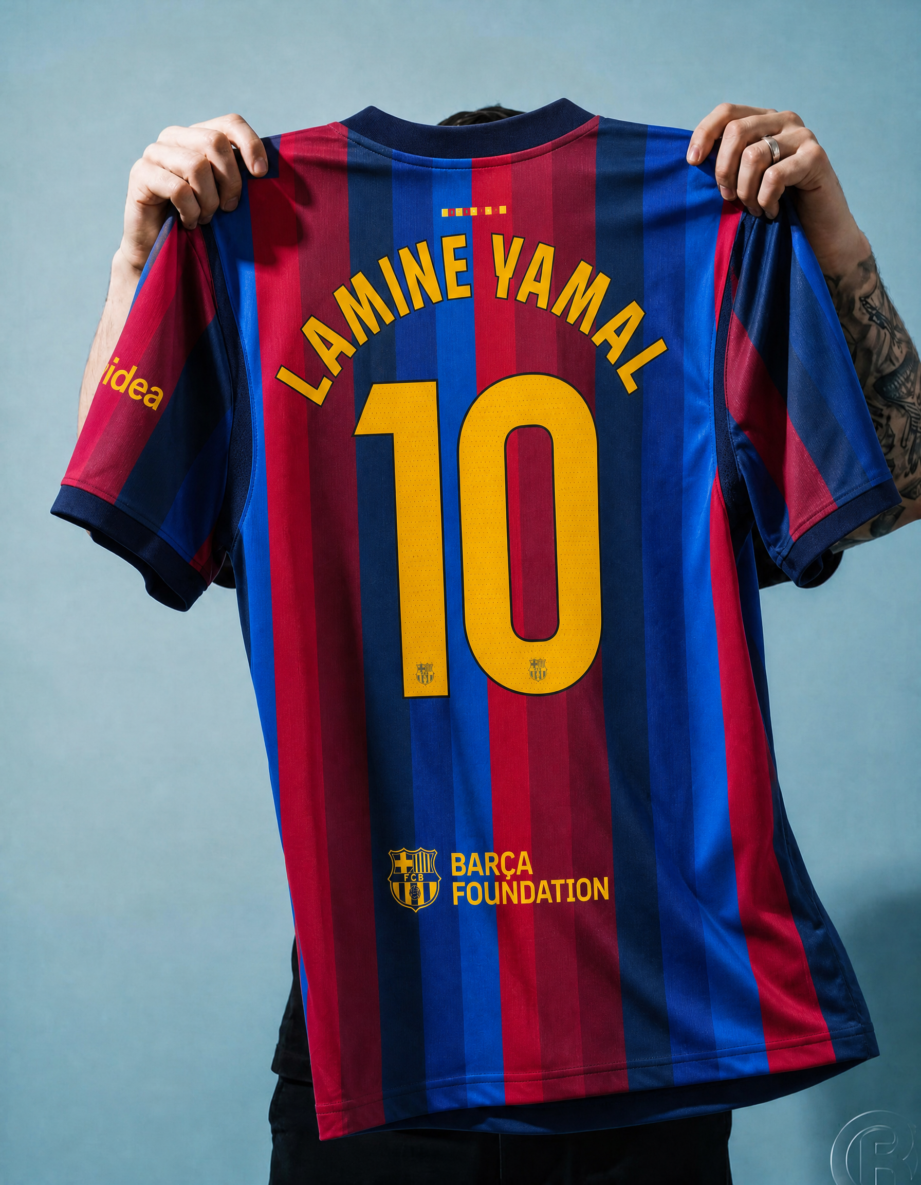 Maglia_Lamine_Yamal_Barcellona_Home_2026_27_pstyle.png