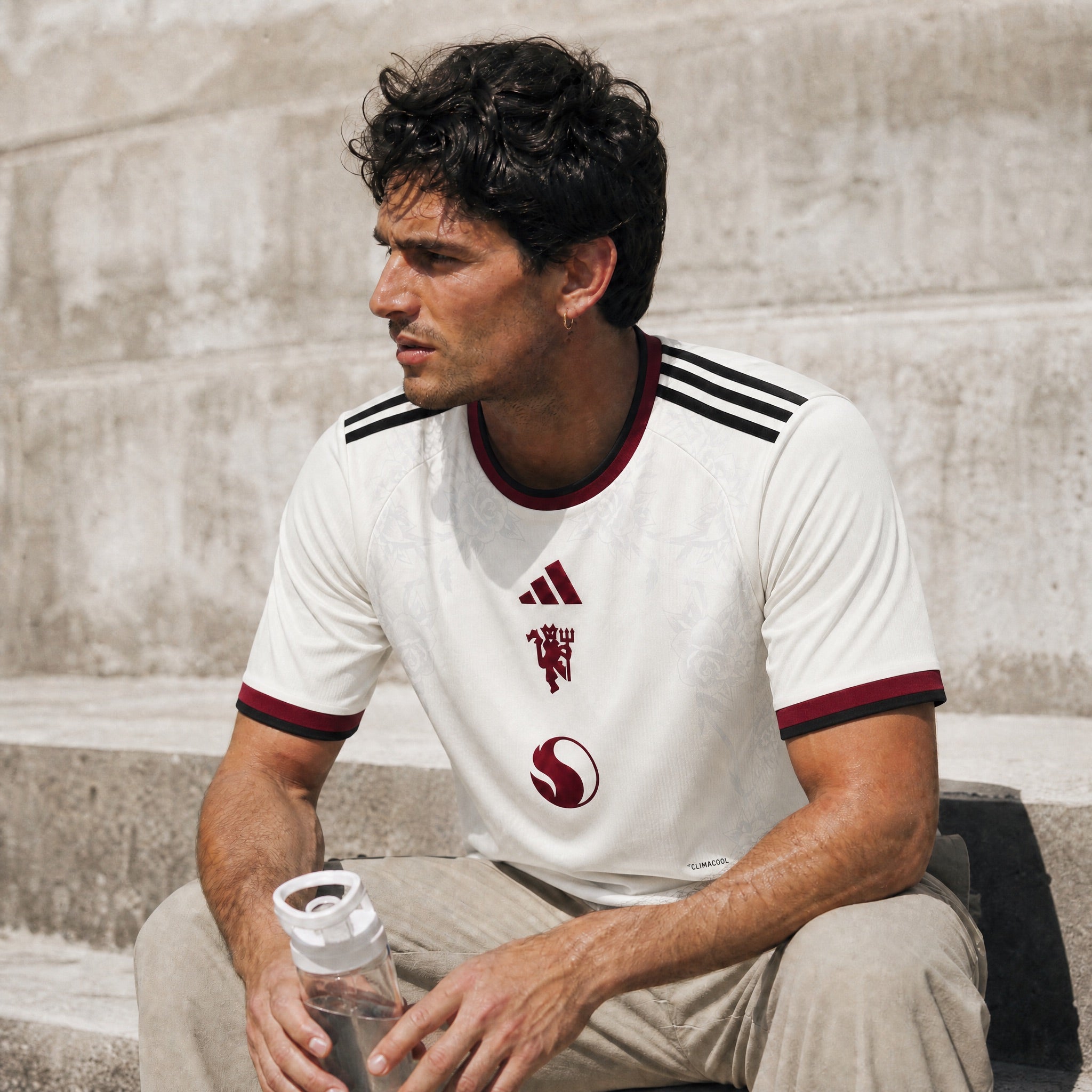Man.UnitedMagliaThird2026_27mdl.jpg