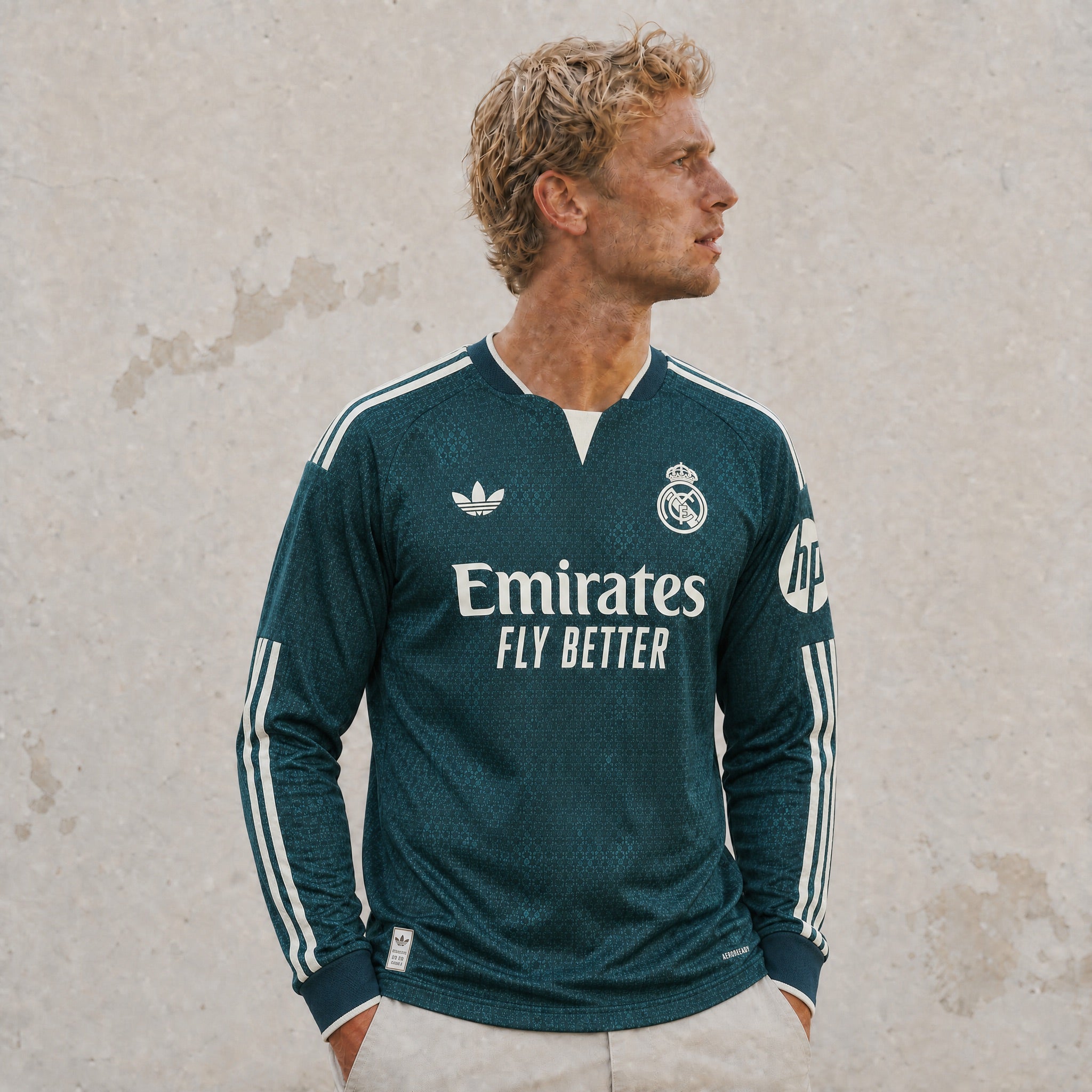 RealMadridMagliaAwayLong2026_27mdl.jpg