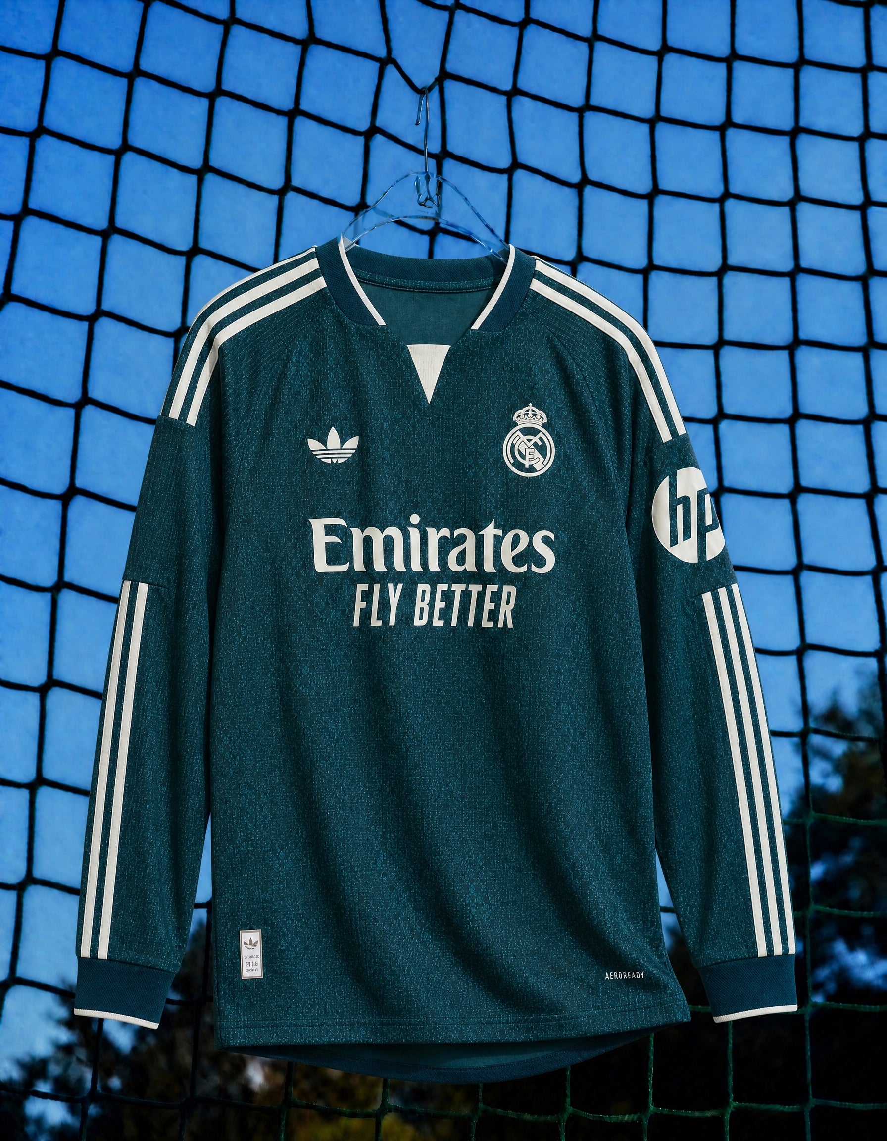 RealMadridMagliaAwayLong2026_27pstyle.jpg